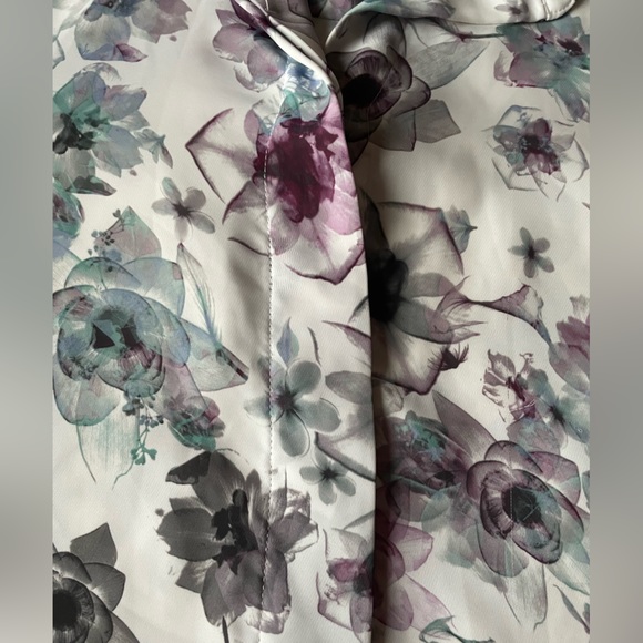 ⚡️2/$20 H&M floral chemise blouse - Picture 4 of 4